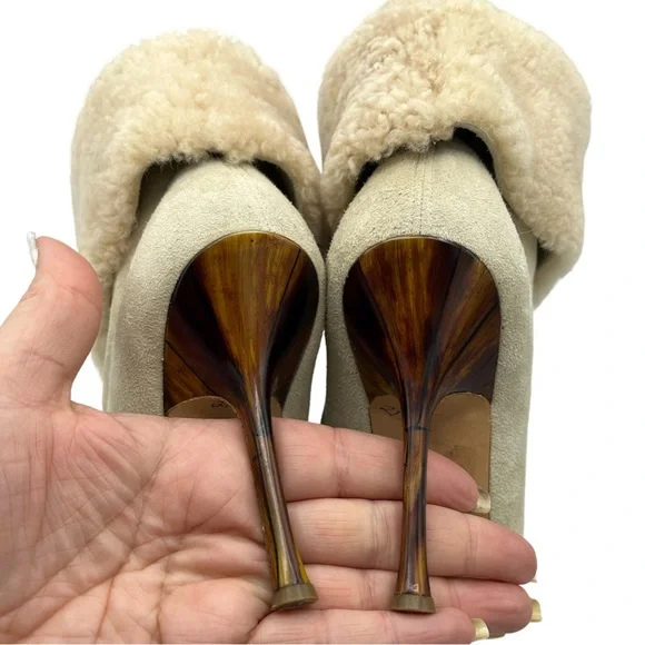 EUC JIMMY CHOO SHEARLING BOOTIES - Picture 8 of 8